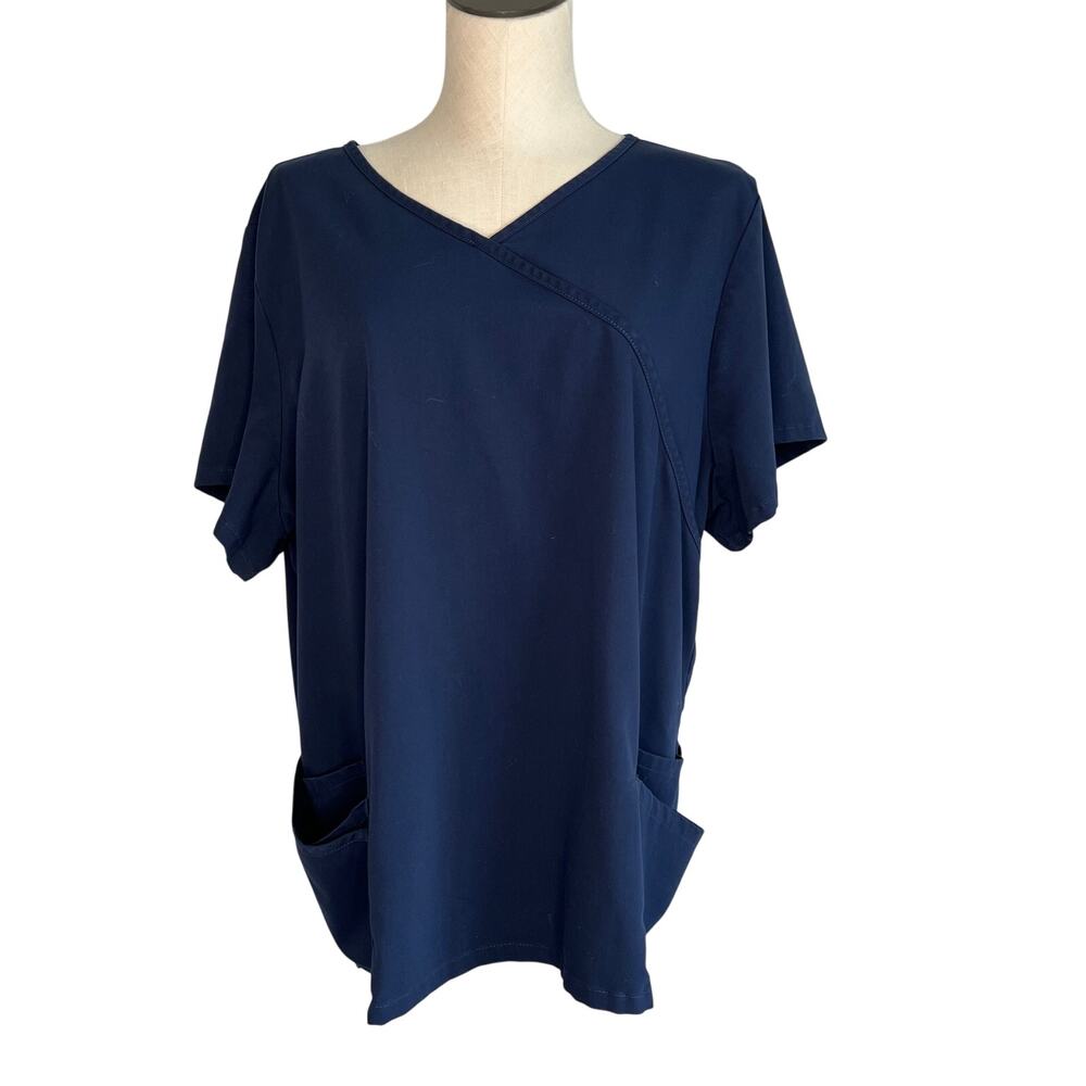 Urbane Ultimate navy v-neck scrub top Size XXL
